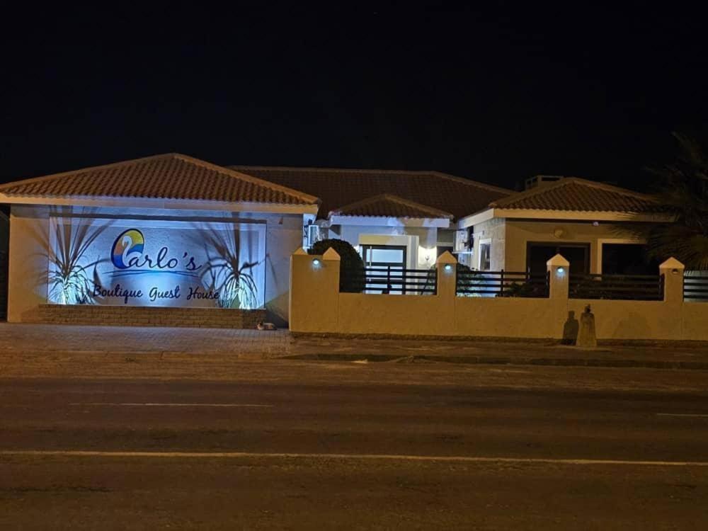 Carlo'S Boutique Guesthouse Walvis Bay Exteriér fotografie